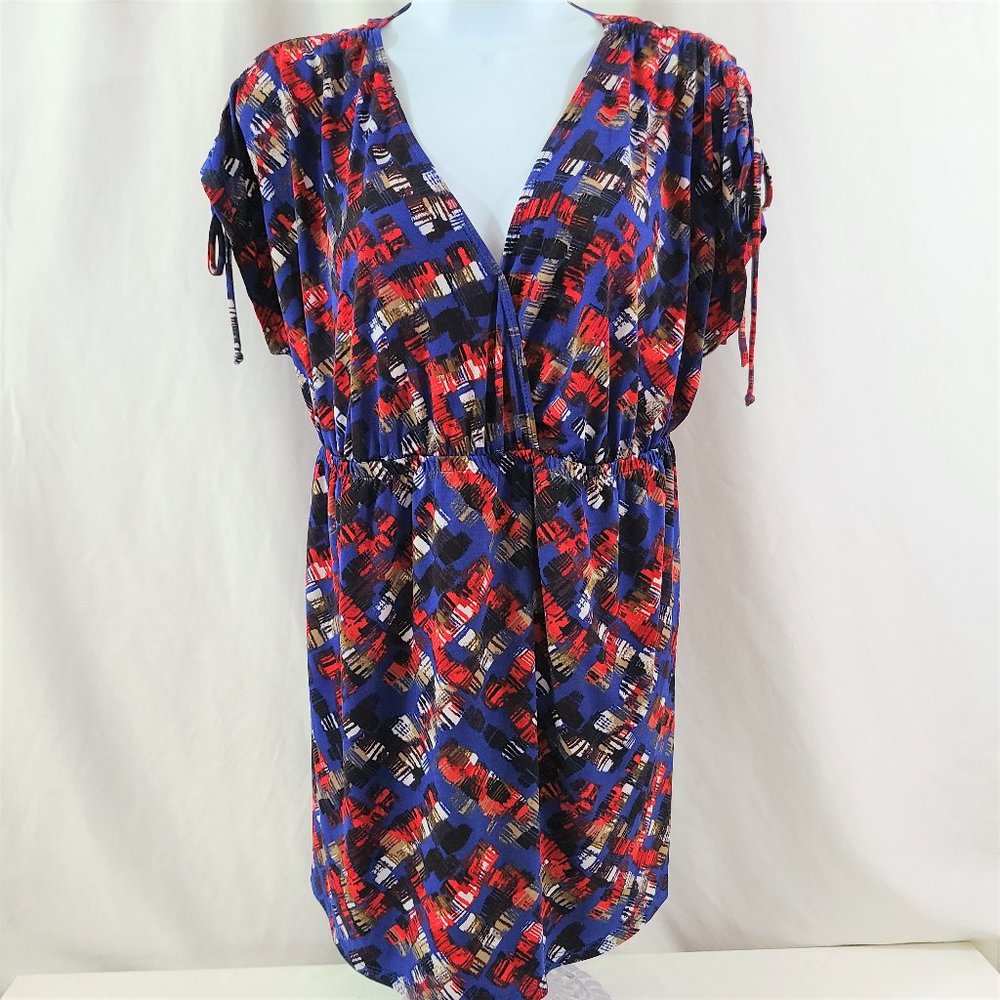 Motherhood Maternity Size Med Blue & Red Geometric